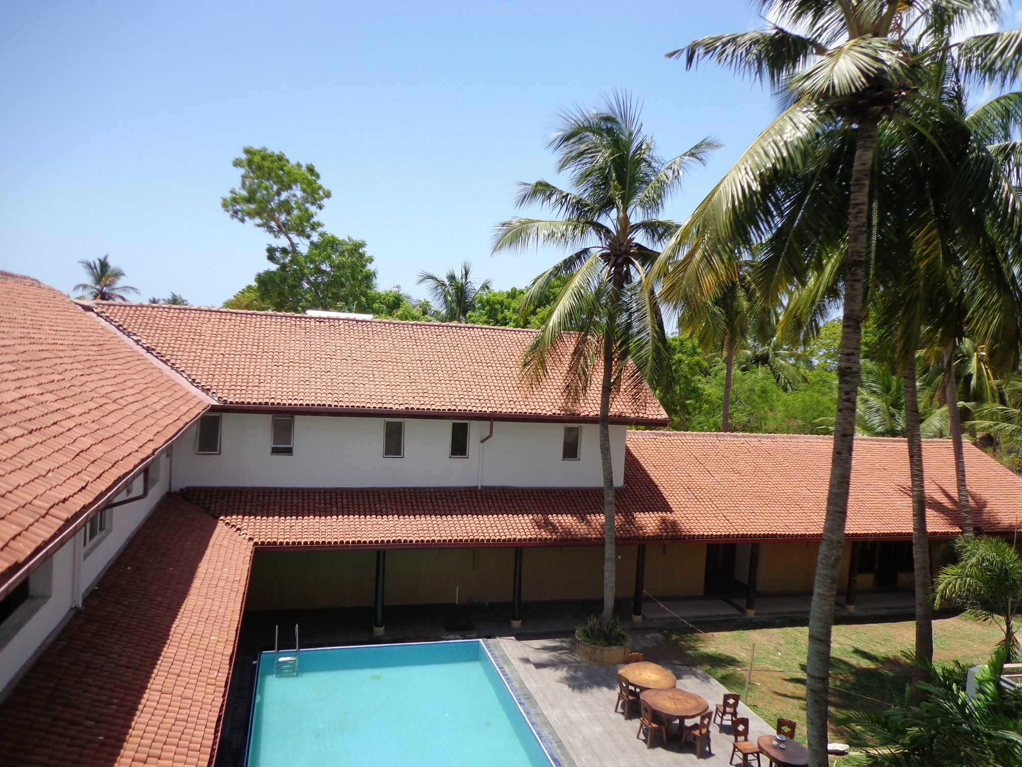 Earl'S Red Passikudah Hotel Exterior photo