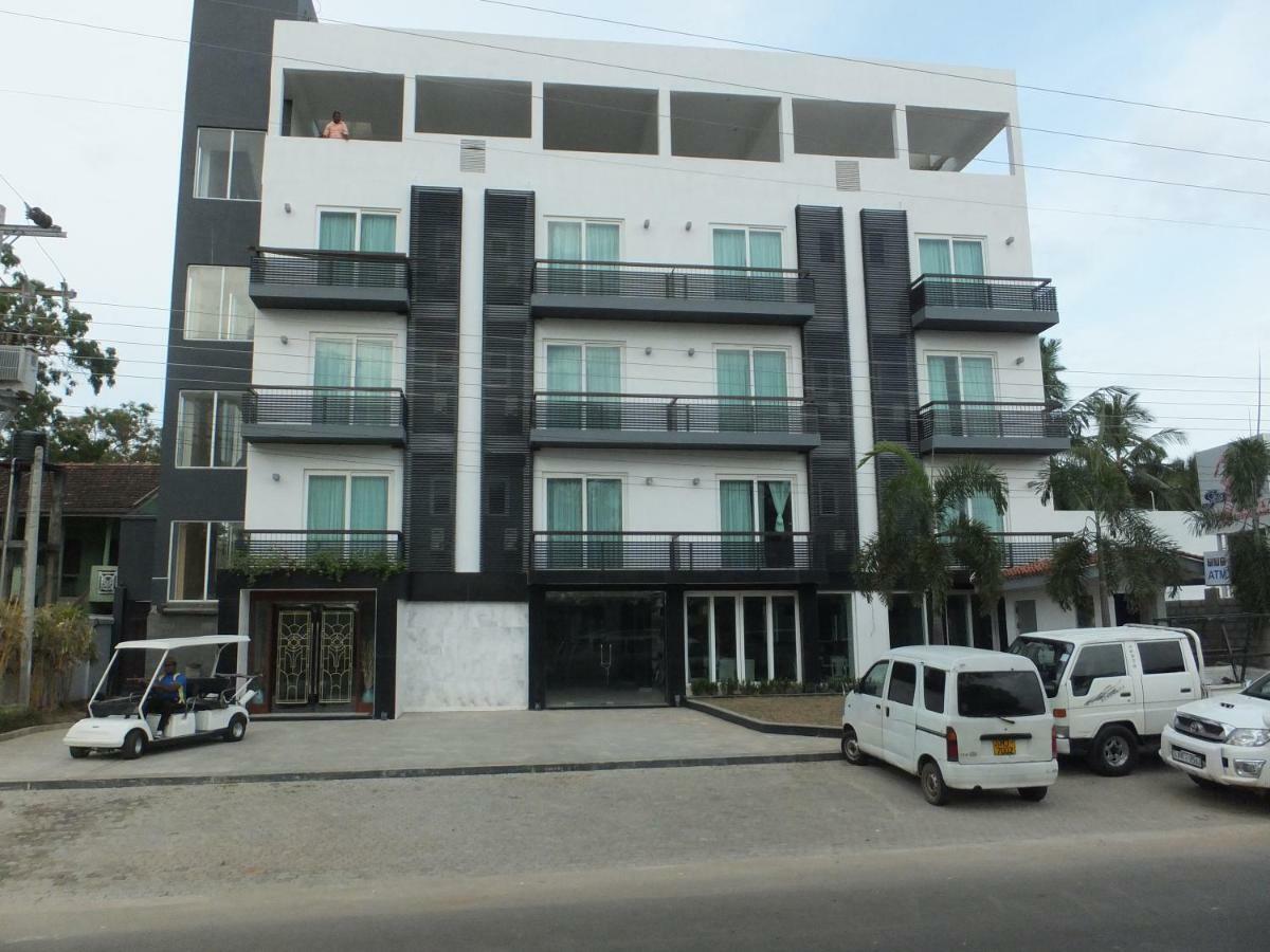 Earl'S Red Passikudah Hotel Exterior photo
